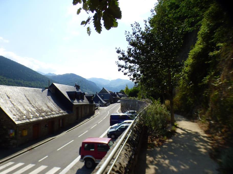 Maison Familiale Pour 8 Saint-Aventin 외부 사진
