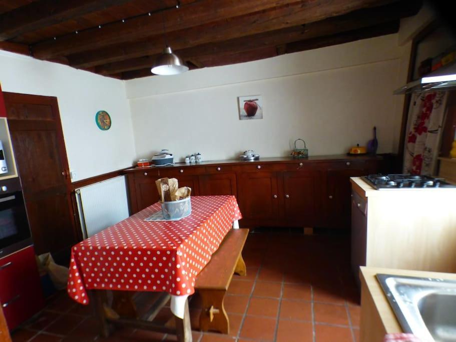 Maison Familiale Pour 8 Saint-Aventin 외부 사진